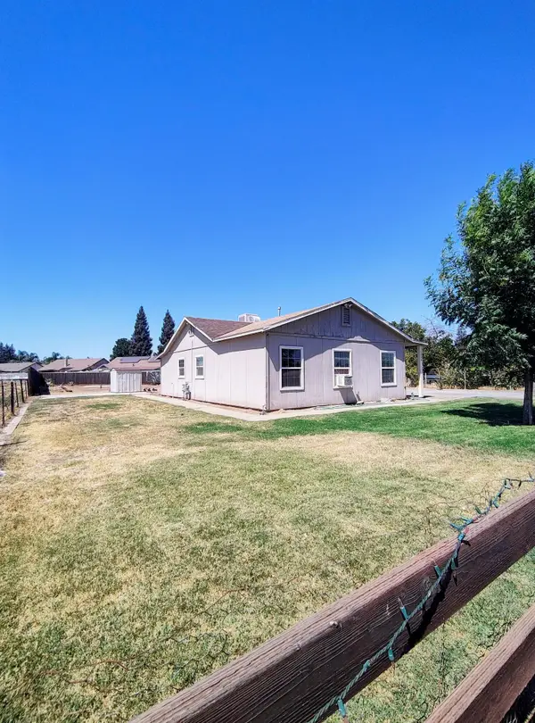 1344 E K Avenue, Visalia, CA 93292