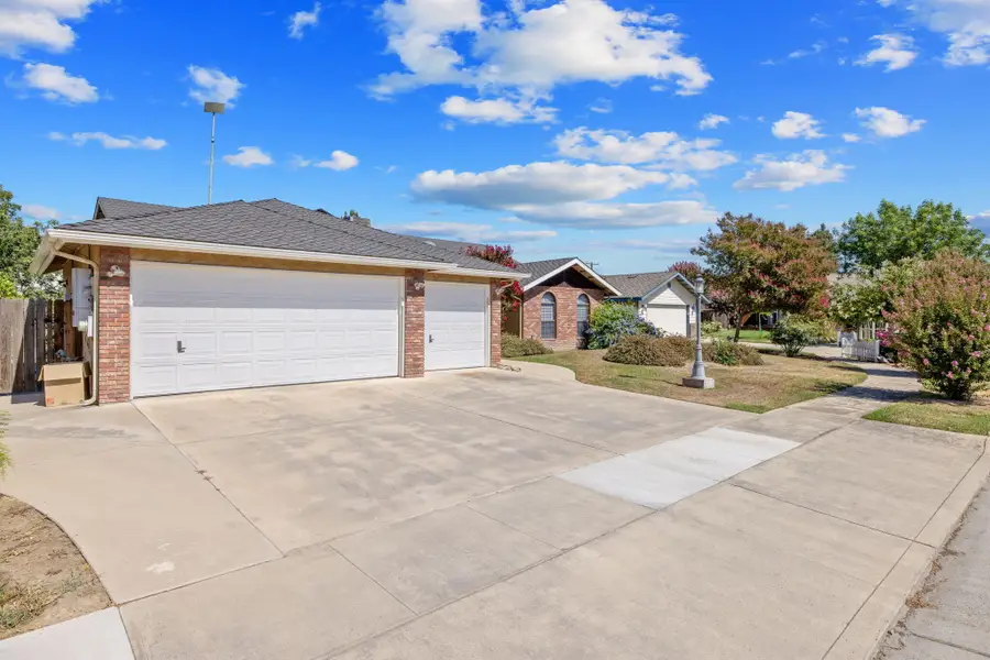 1968 London Circle, Tulare, CA 93274 - #3