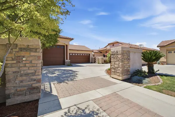 1220 E Copper Court, Visalia, CA 93292