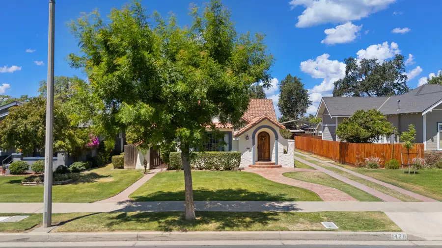 1420 N Irwin Street, Hanford, CA 93230 - #2