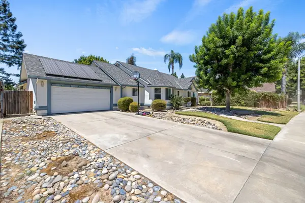 1843 S Oakhurst Court, Visalia, CA 93292