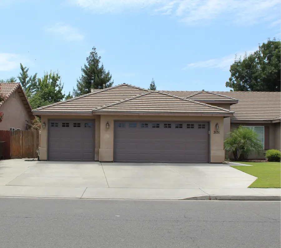 2151 W Orange Avenue, Porterville, CA 93257 - #3