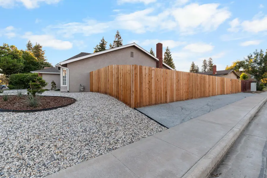 5920 W Feemster, Visalia, CA 93277 - #2