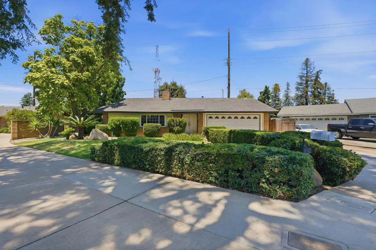 2017 S Woodland Street, Visalia, CA 93277 - #1