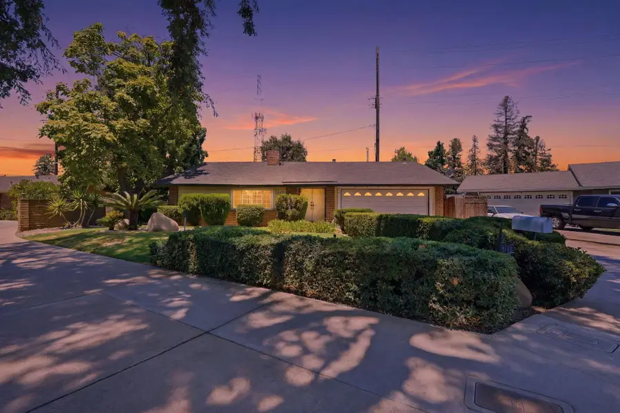 2017 S Woodland Street, Visalia, CA 93277 - #2