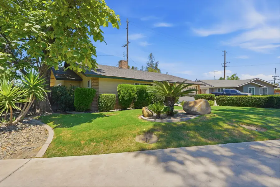 2017 S Woodland Street, Visalia, CA 93277 - #3