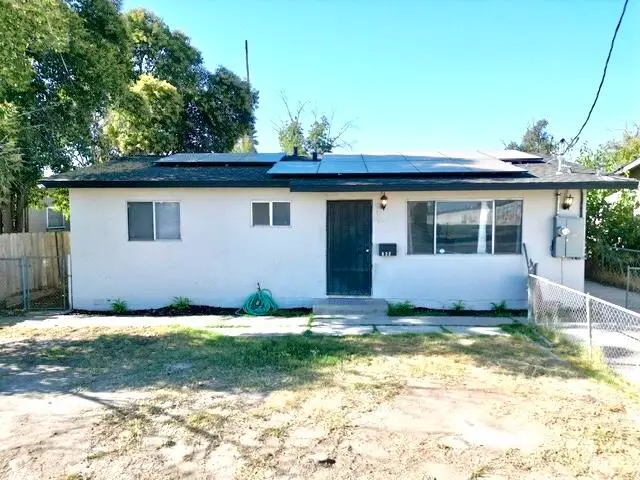 632 E Douglas Avenue, Visalia, CA 93292 - #2