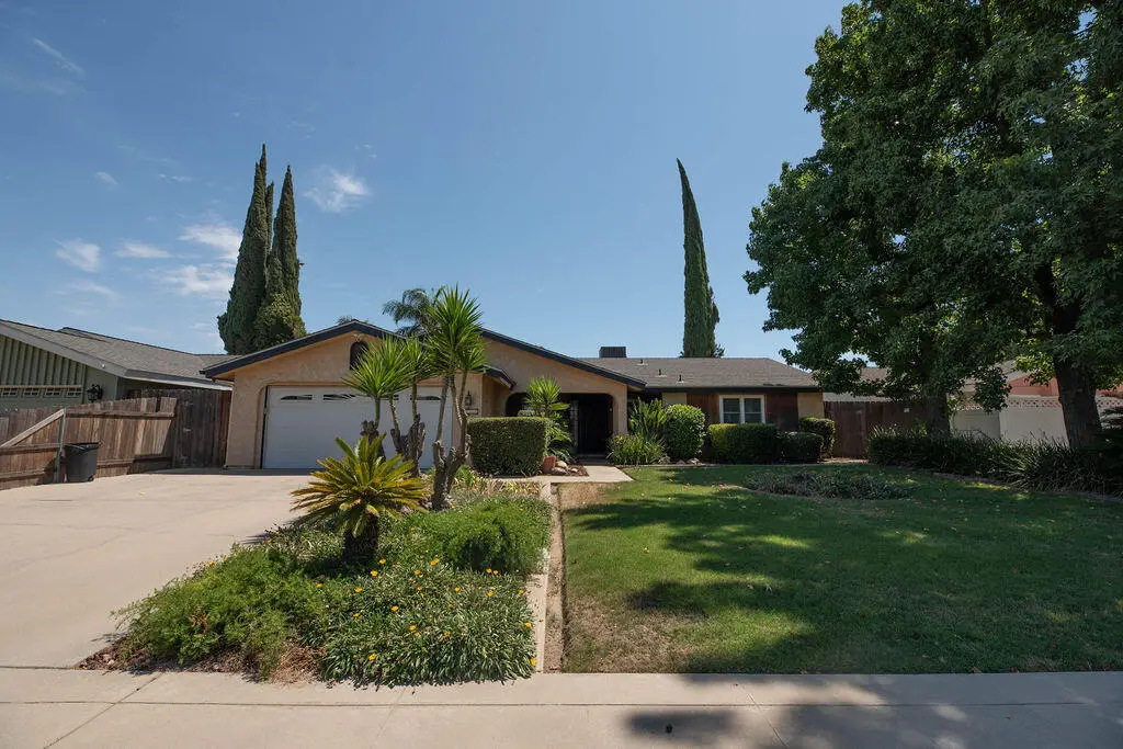 1101 W Mary Avenue, Visalia, CA 93277 - #1