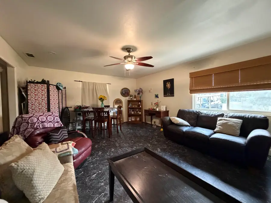 1735 W Connelly Avenue, Visalia, CA 93291 - #2