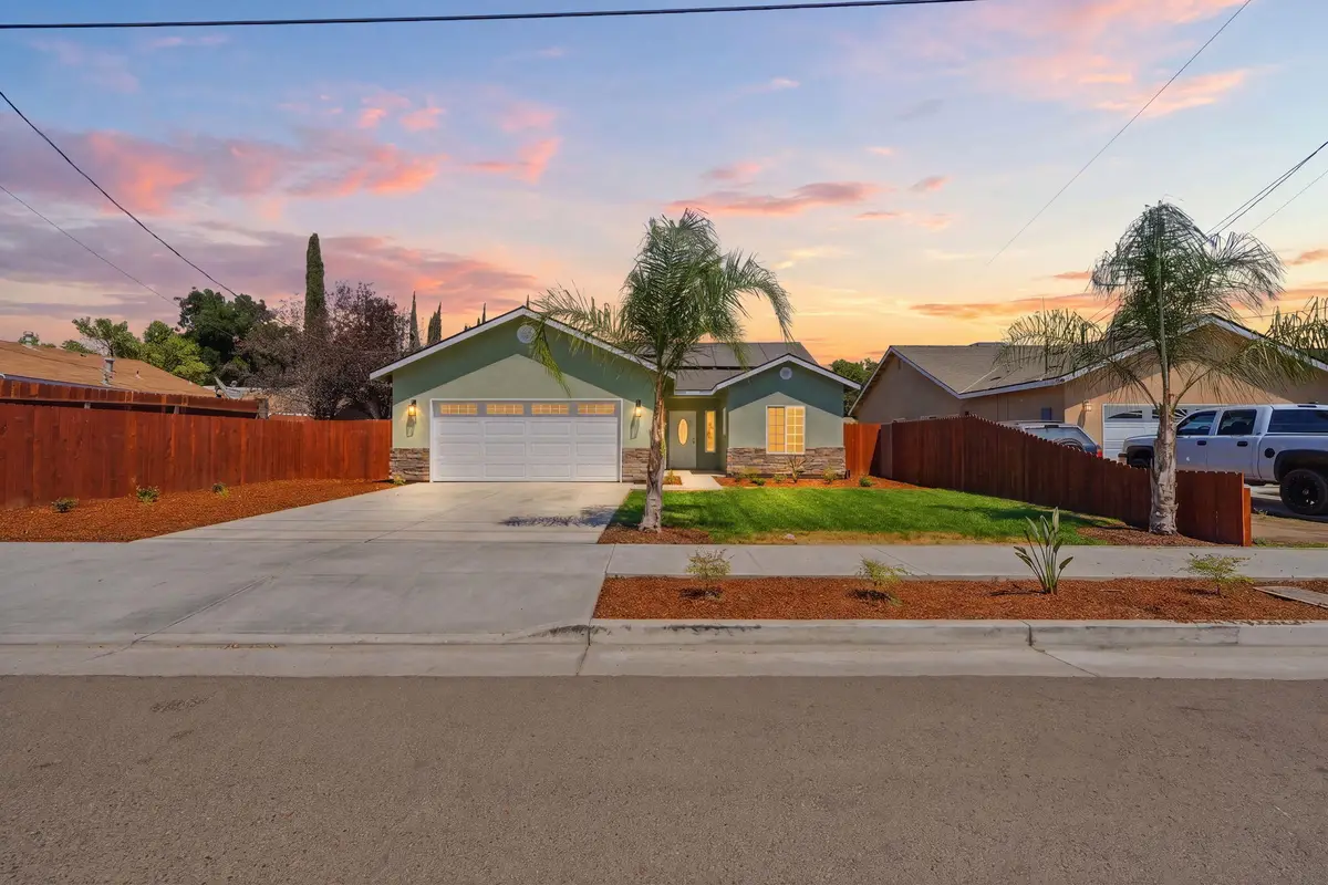 820 S Wright Way, Tulare, CA 93274 - #1