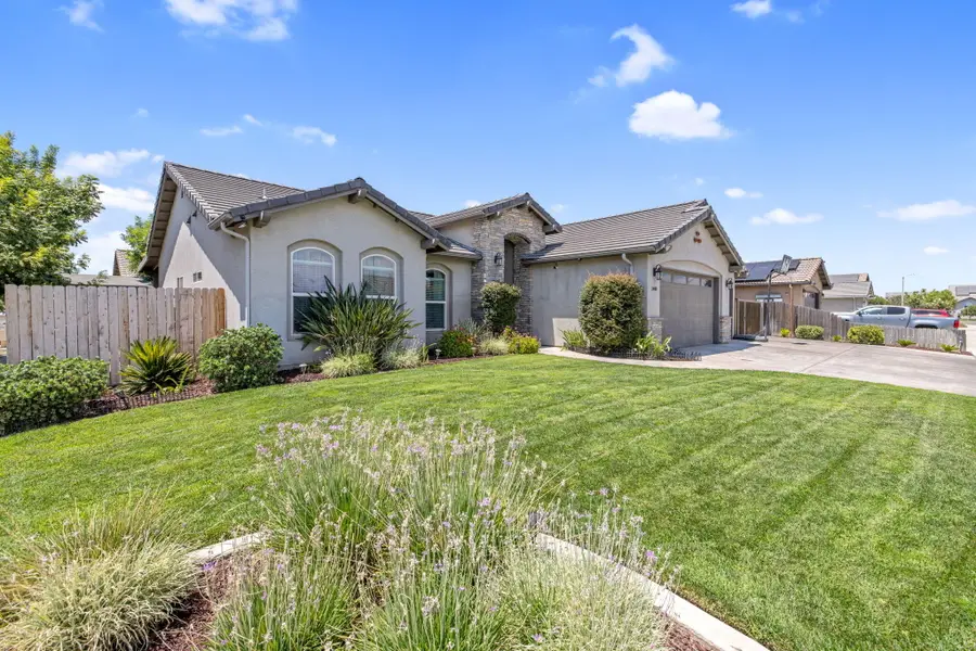 1499 Durango Street, Tulare, CA 93274 - #3