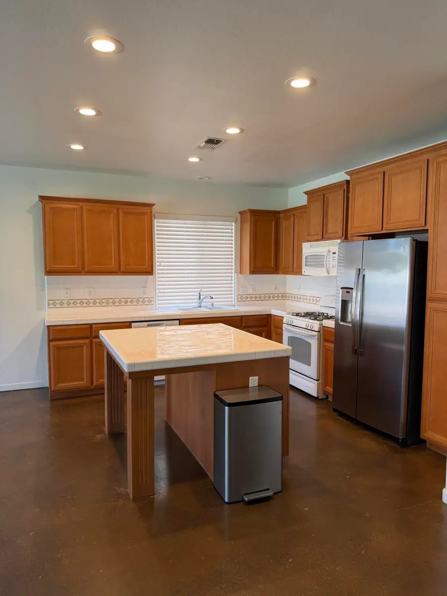 1439 N Mendonca Street, Visalia, CA 93291 - #3