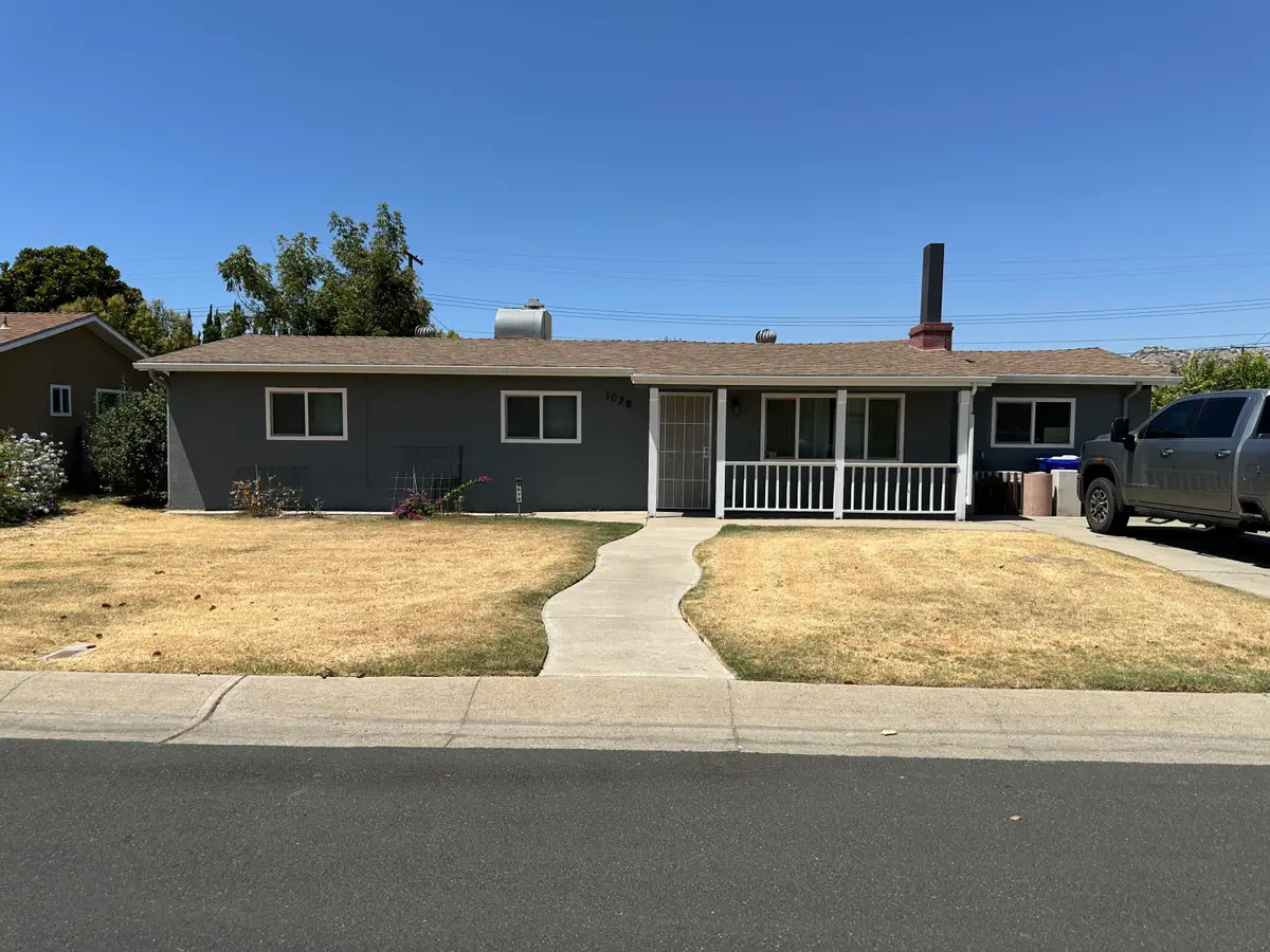 1076 E Mountain View Avenue, Porterville, CA 93257 - #1