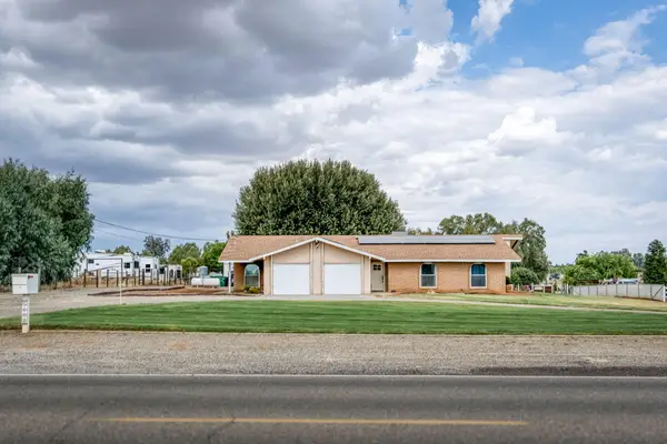 5602 N Mccall Avenue, Clovis, CA 93619