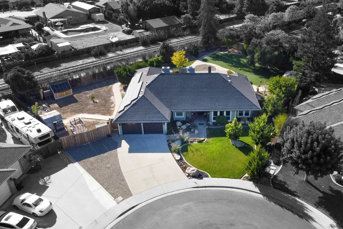 1316 E Paradise Court, Visalia, CA 93292 - #1