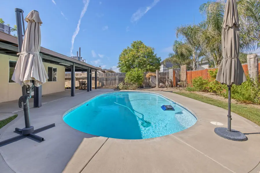 1603 Rosewood Lane, Hanford, CA 93230 - #2