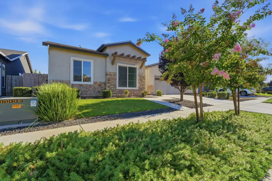 2407 W Andrew Lane, Hanford, CA 93230 - #3