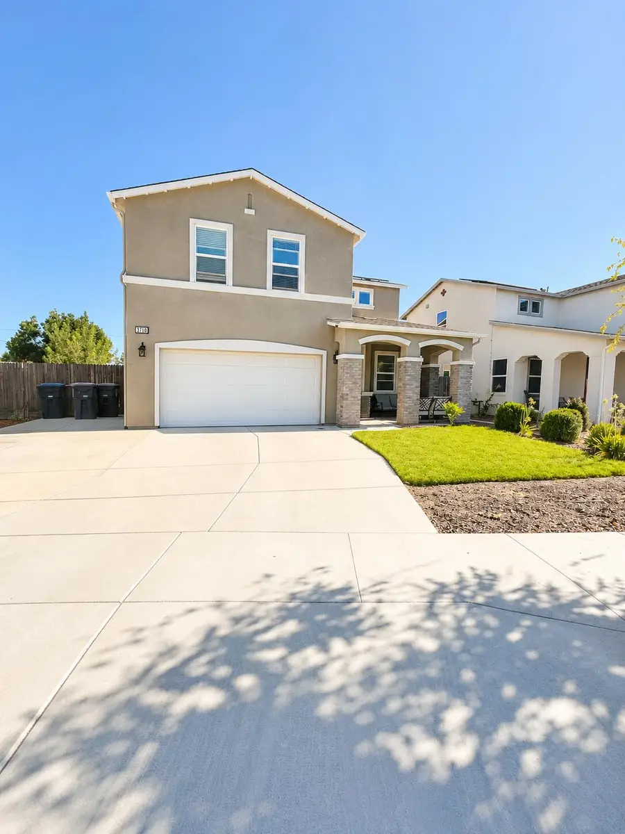 3710 E Kaweah Avenue, Visalia, CA 93292 - #2