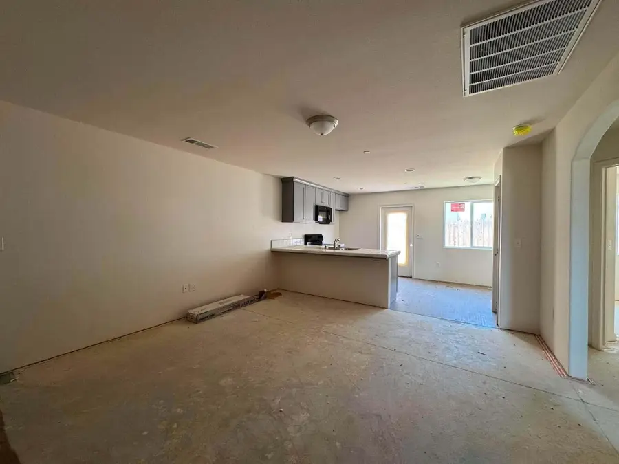 492 W Trooper, Porterville, CA 93257 - #3