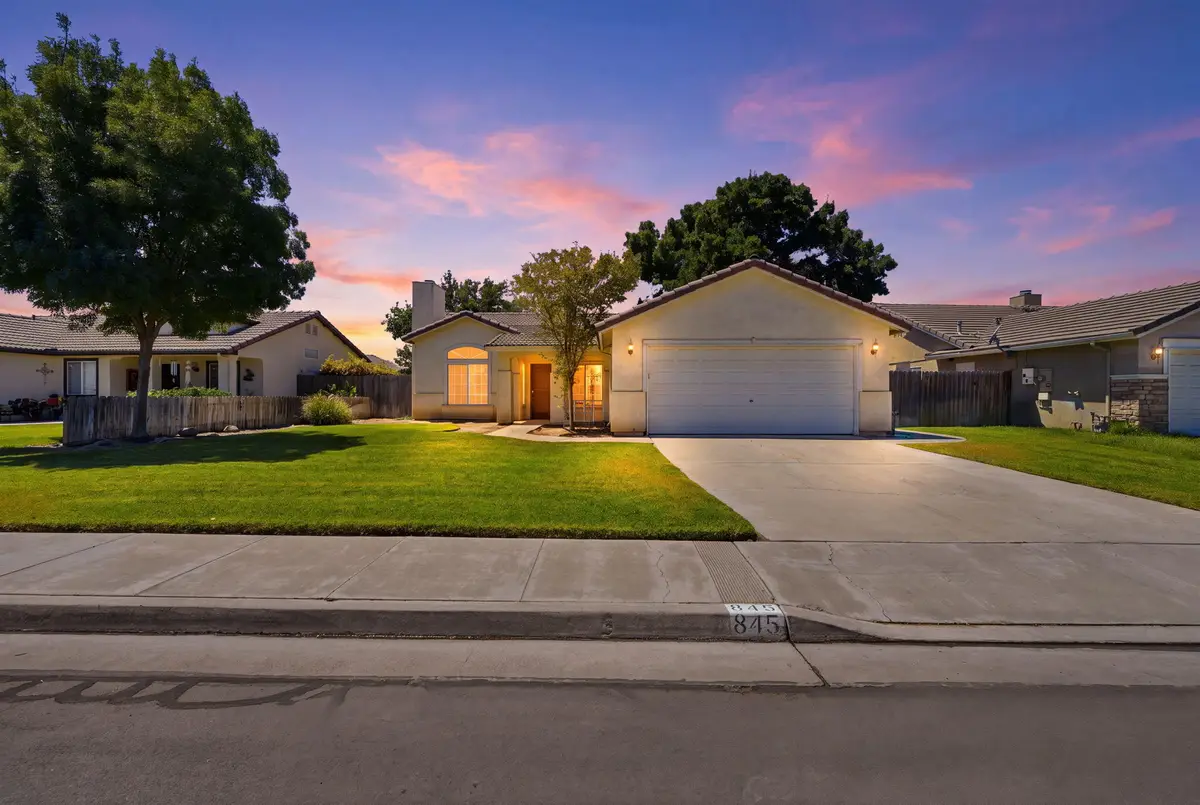 845 E Julia Way, Hanford, CA 93230 - #1