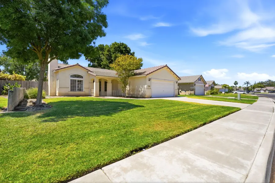 845 E Julia Way, Hanford, CA 93230 - #3