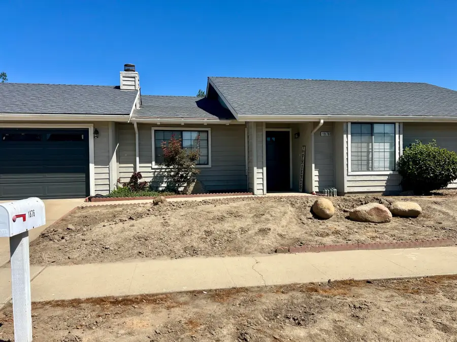 1876 Plymouth Avenue, Tulare, CA 93274 - #3