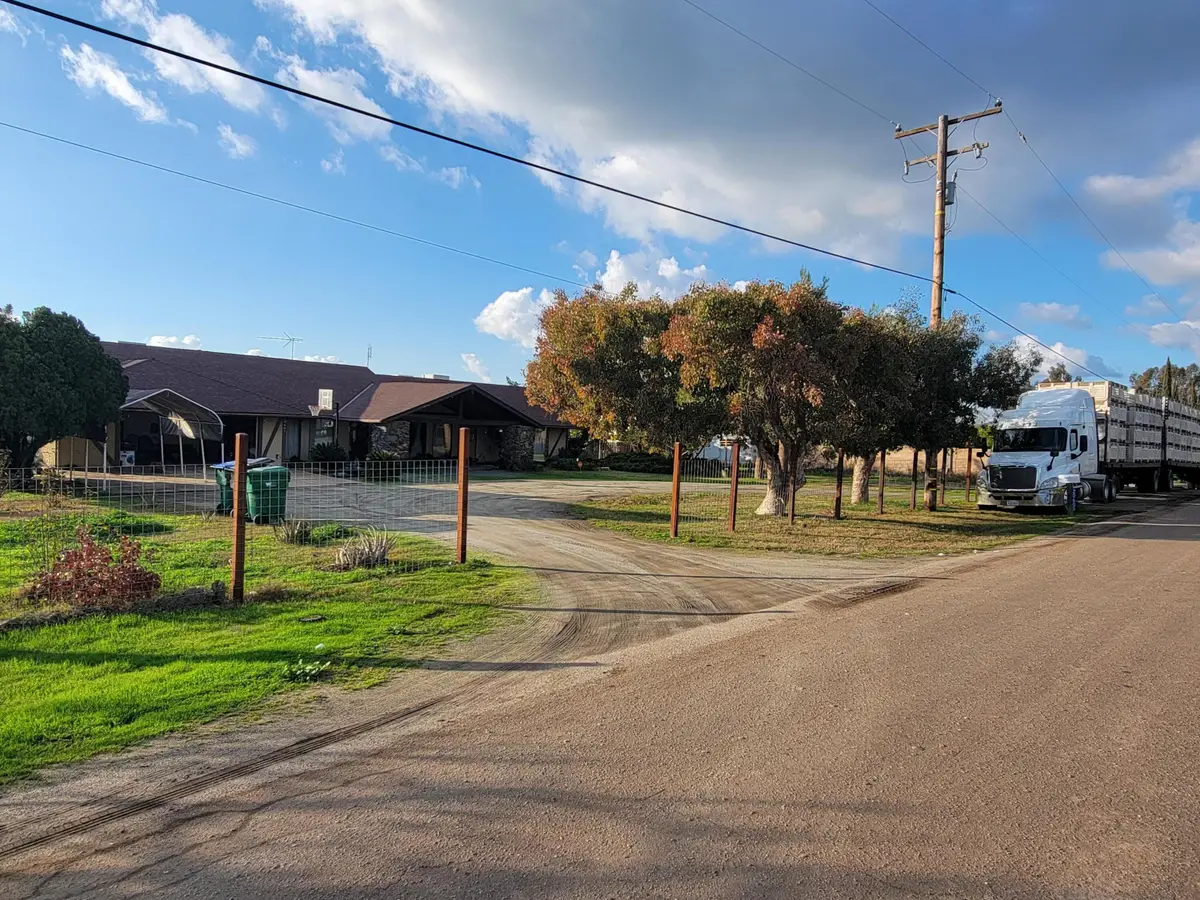20605 Road 252 Avenue, Strathmore, CA 93267 - #1