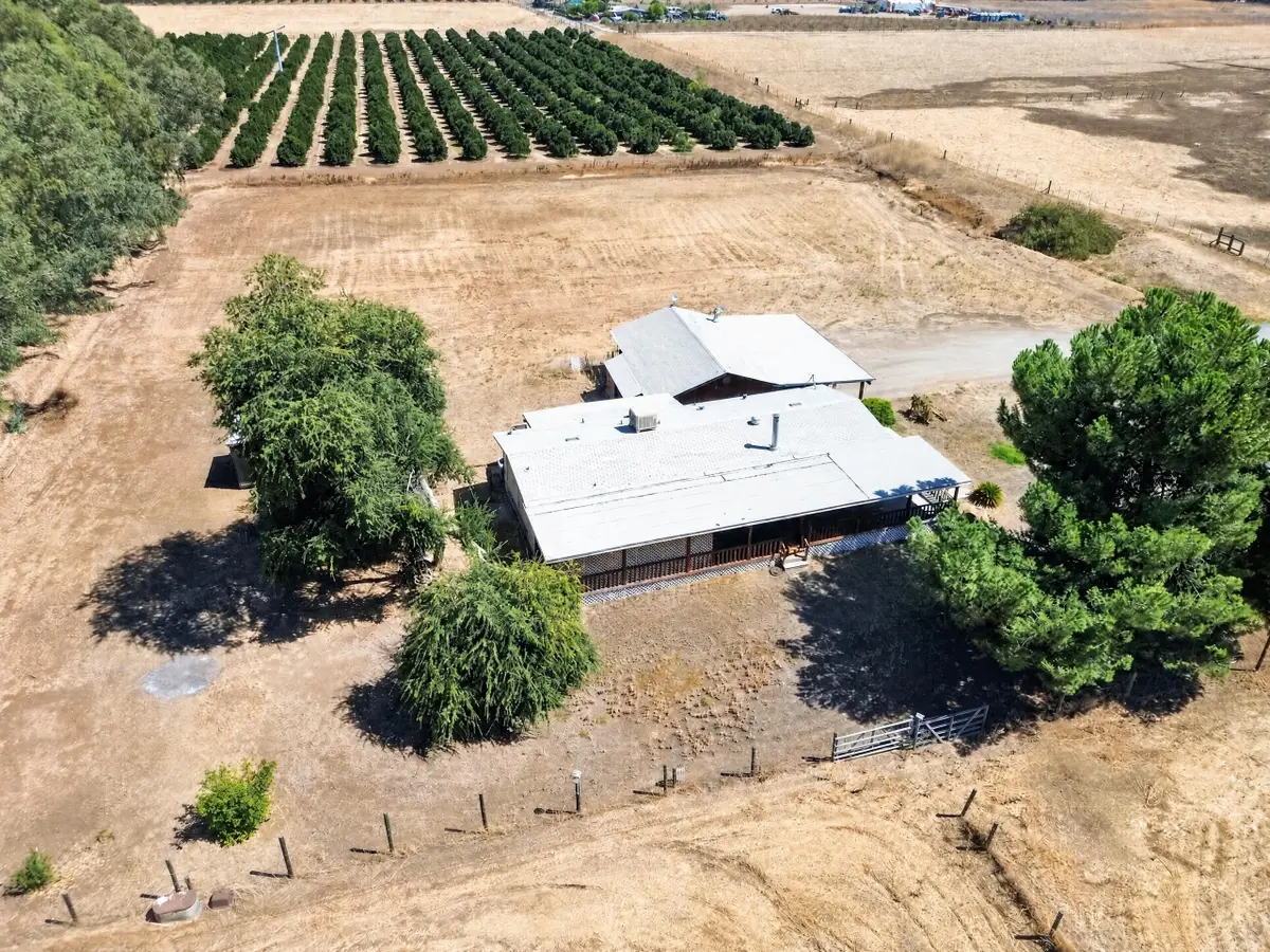 24574 Avenue 200, Strathmore, CA 93267 - #1