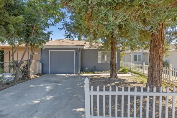 5451 W Santa Ana Avenue, Fresno, CA 93722