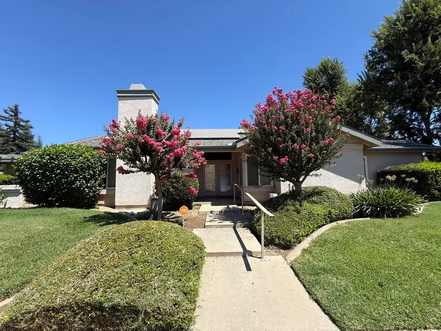 2300 E Iris Avenue, Visalia, CA 93292 - #2