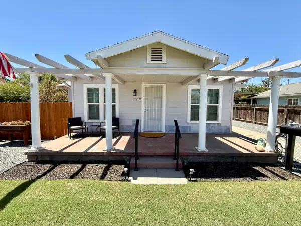 571 N 3rd Street N, Porterville, CA 93257