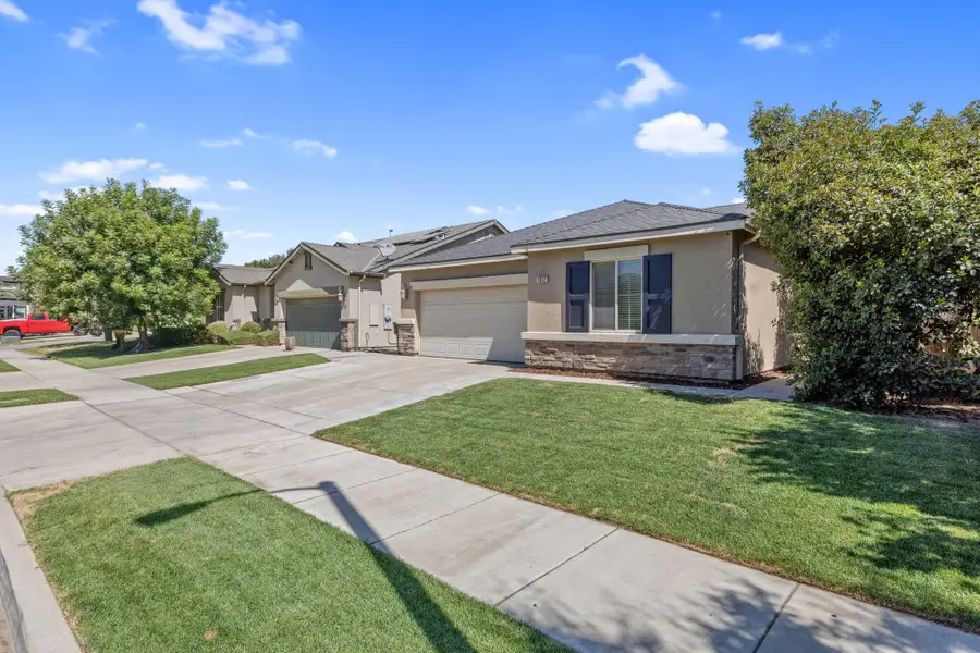 3832 E Mary Avenue, Visalia, CA 93292 - #2