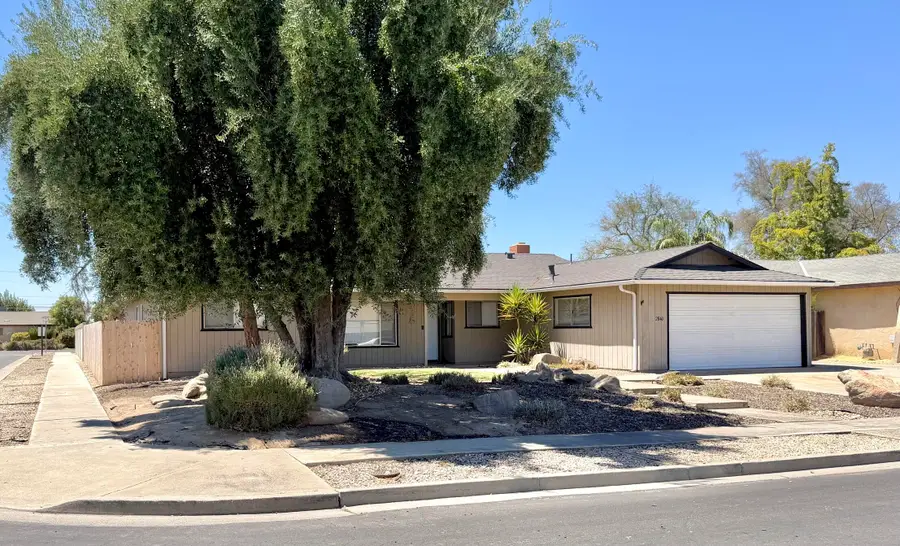 2840 Julia Circle, Hanford, CA 93230 - #3