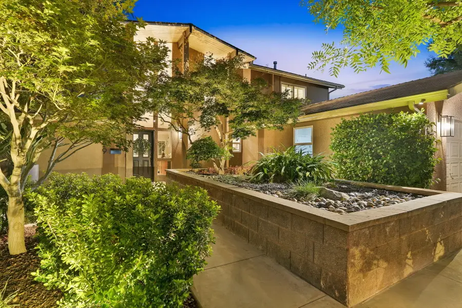 2829 W Crescent Court, Visalia, CA 93291 - #3