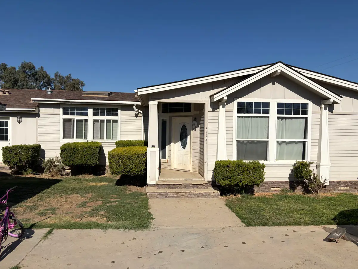 37421 Millwood Drive, Woodlake, CA 93286 - #1