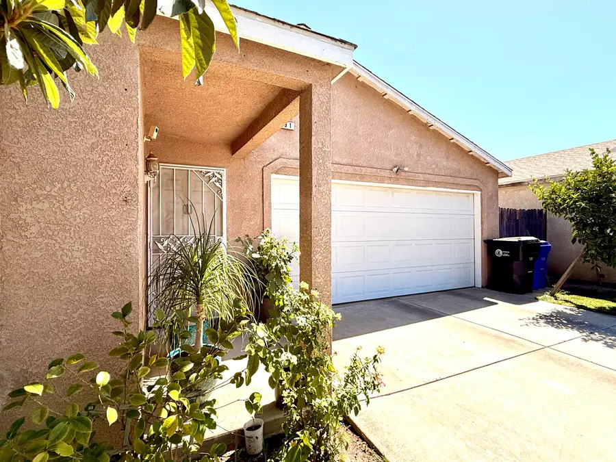 291 Rio Vista Avenue, Porterville, CA 93257 - #2