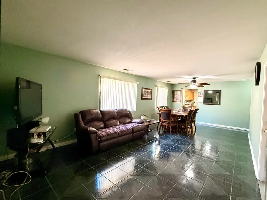 291 Rio Vista Avenue, Porterville, CA 93257 - #3