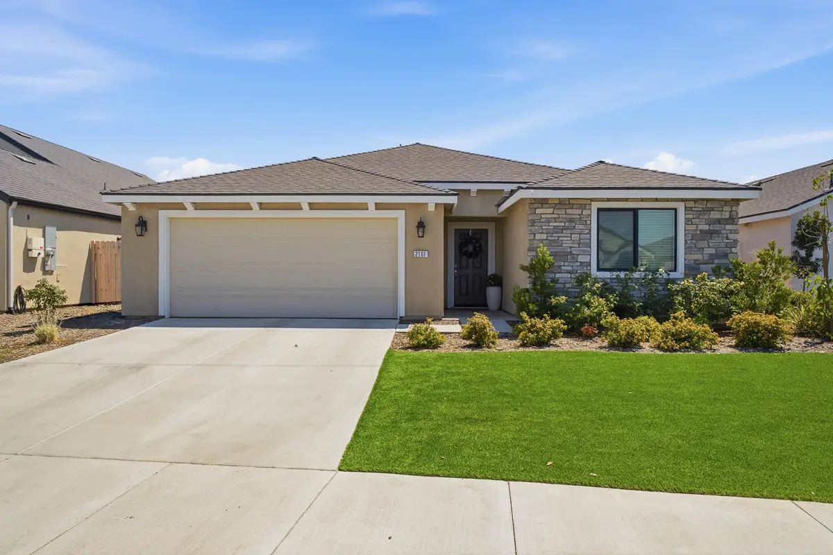 2101 E Oak Avenue, Visalia, CA 93292 - #1