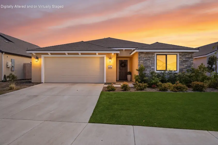 2101 E Oak Avenue, Visalia, CA 93292 - #2