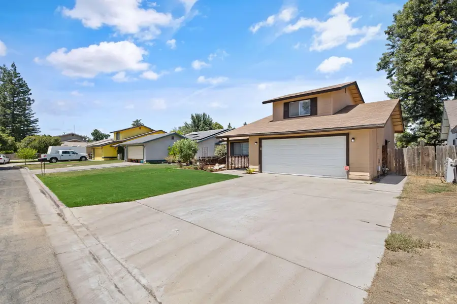 722 W Dove Court, Visalia, CA 93291 - #3