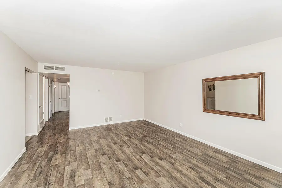 2014 N Kensington Way, Hanford, CA 93230 - #2