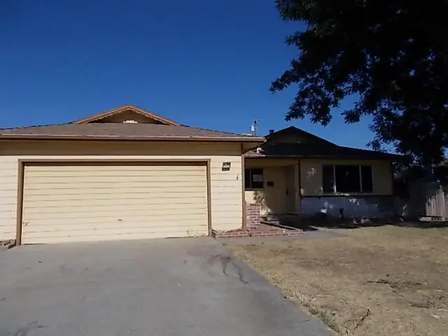 2026 N Kensington Way, Hanford, CA 93230 - #2