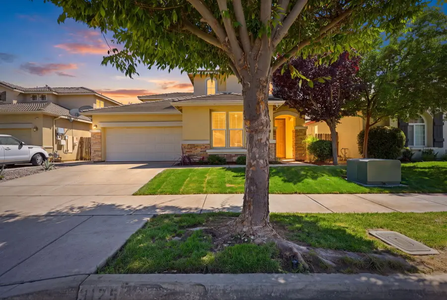 3125 W Delta Avenue, Visalia, CA 93291 - #2