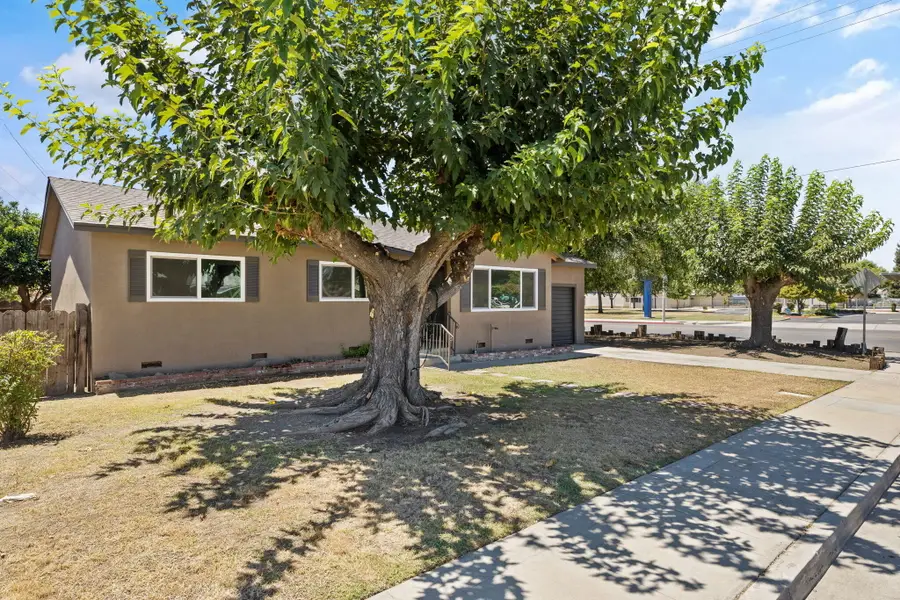 2041 W Cecil Court, Visalia, CA 93291 - #3
