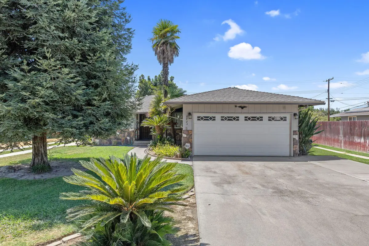 2423 S Locust Street, Visalia, CA 93277 - #1
