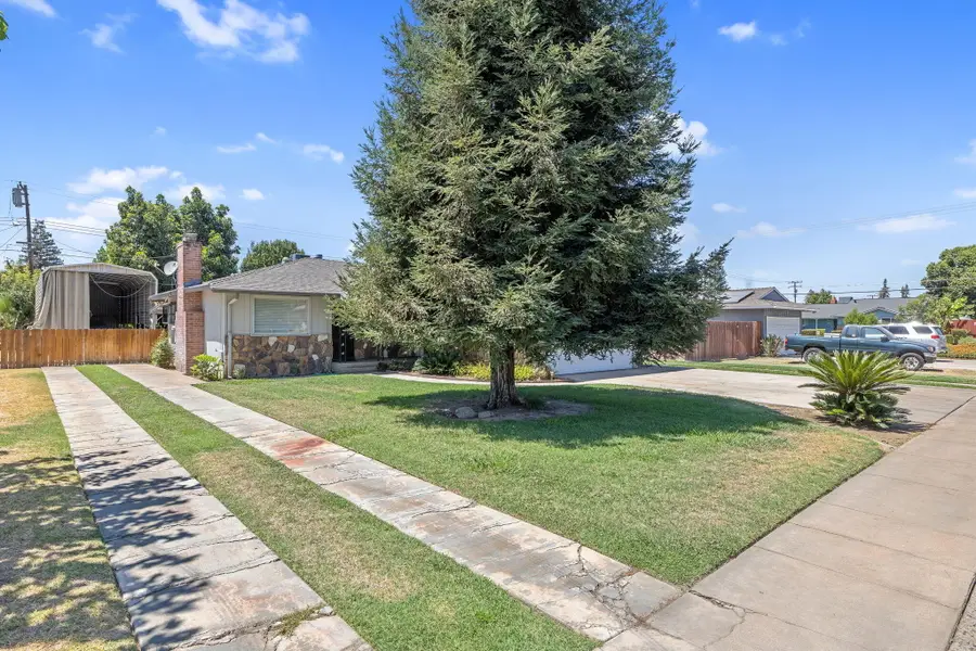 2423 S Locust Street, Visalia, CA 93277 - #2