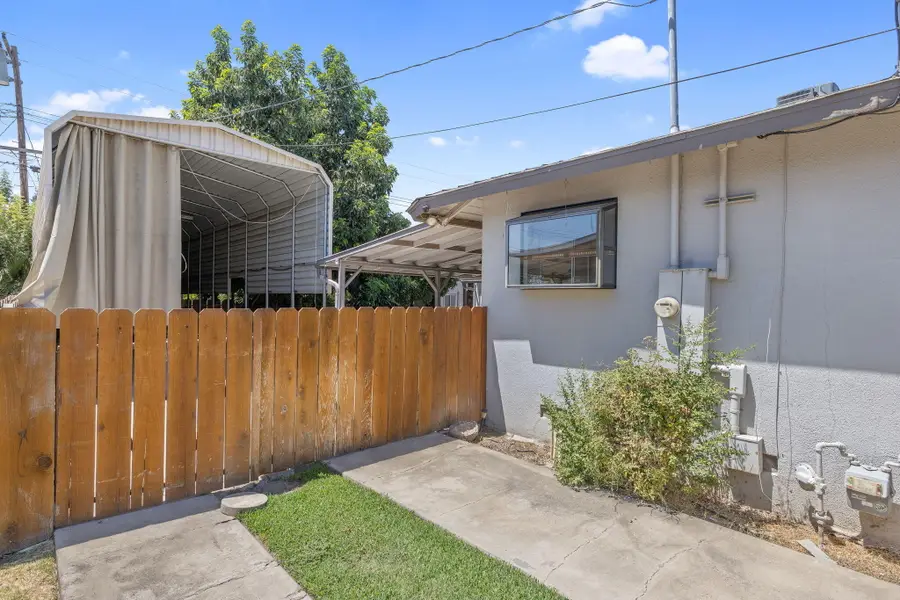 2423 S Locust Street, Visalia, CA 93277 - #3