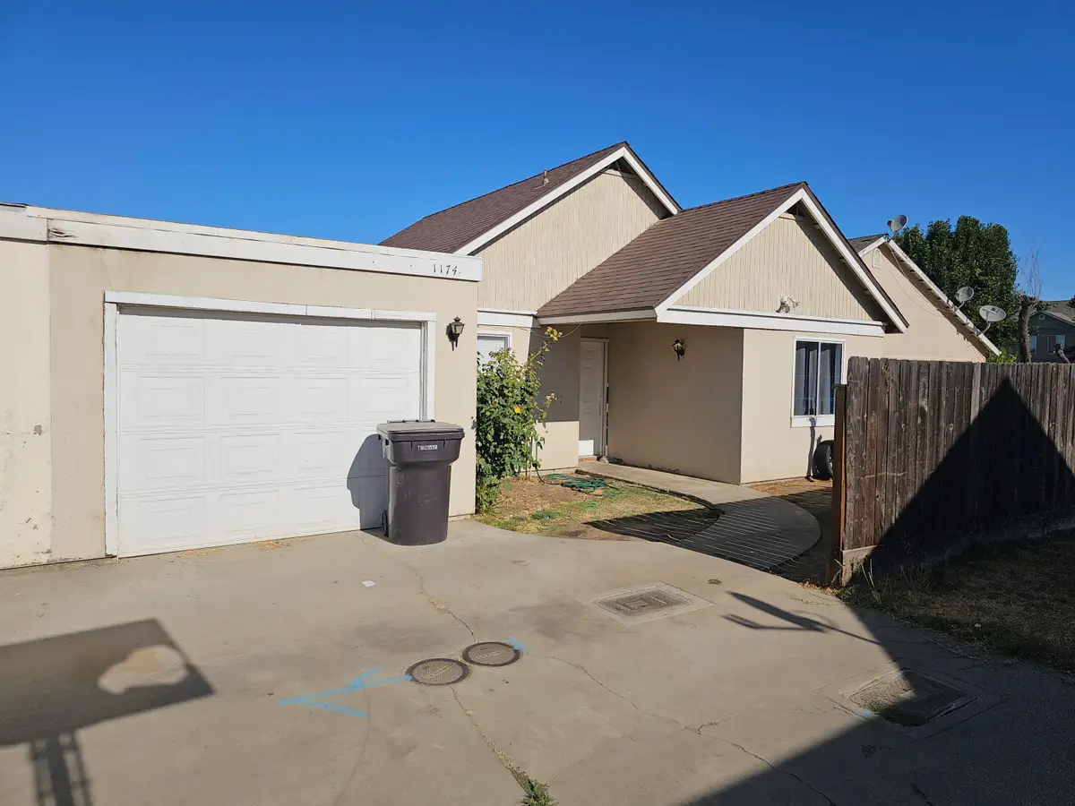 1174 Cabrillo Drive, Tulare, CA 93274 - #1
