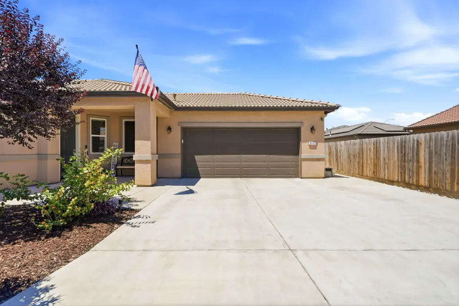 3111 Manchester Street, Tulare, CA 93274 - #2