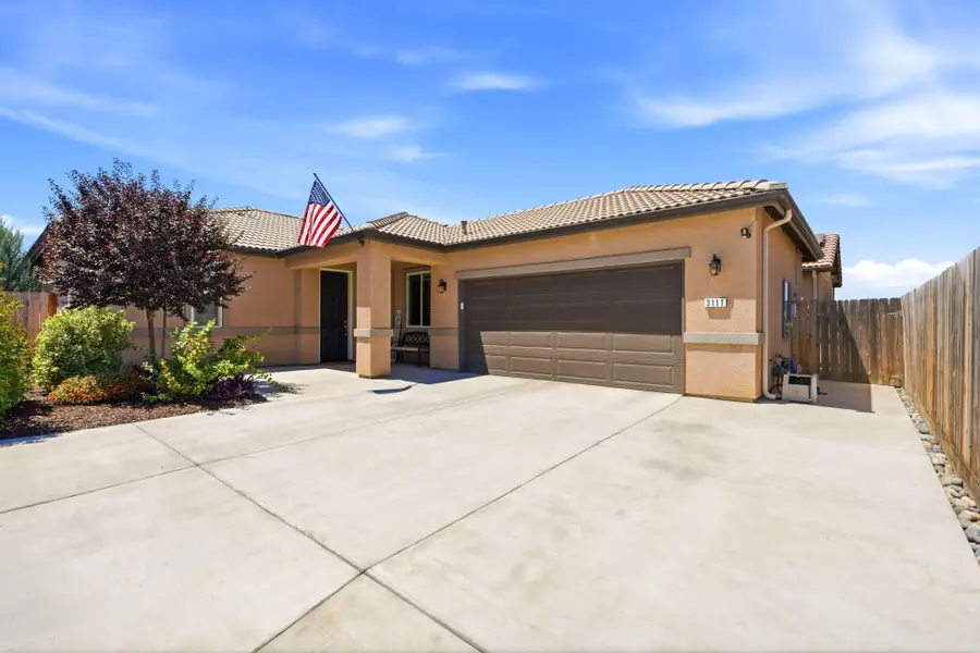 3111 Manchester Street, Tulare, CA 93274 - #3